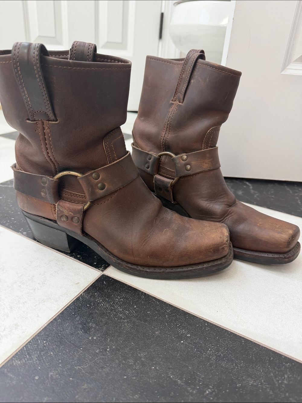 VINTAGE Frye Brown Leather Harness Heeled Boots (women’s size 9)